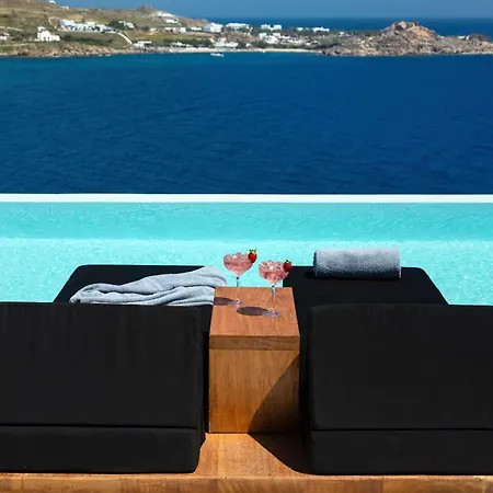With Aegean Sea Views فيلة